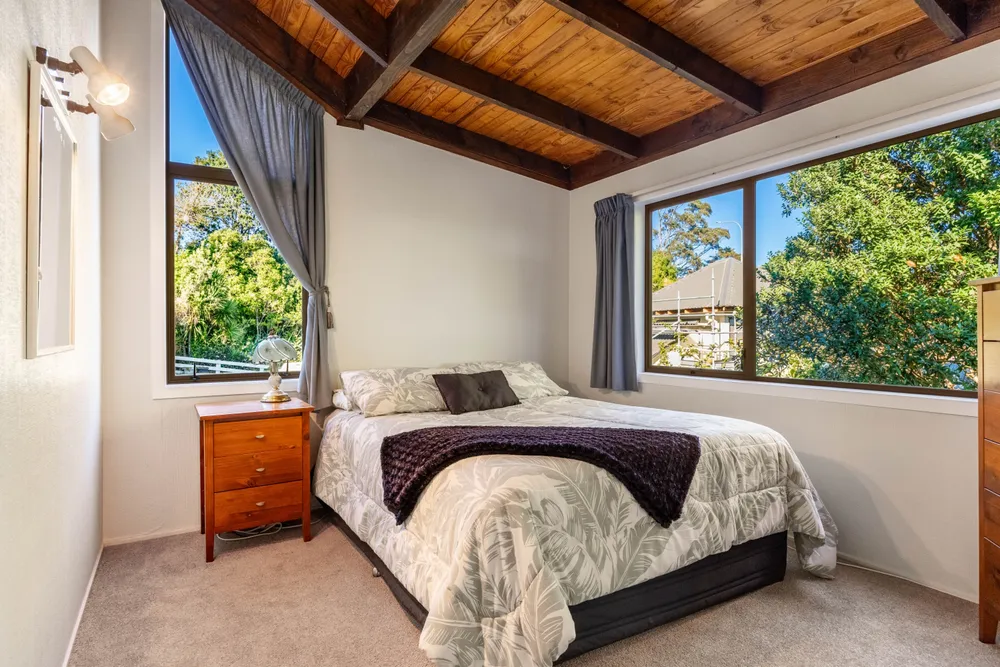 Photos of 218 Whangaparaoa Road