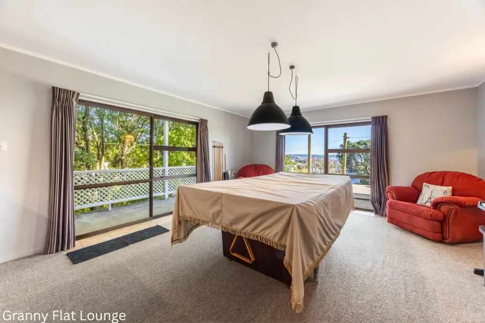 Photos of 218 Whangaparaoa Road