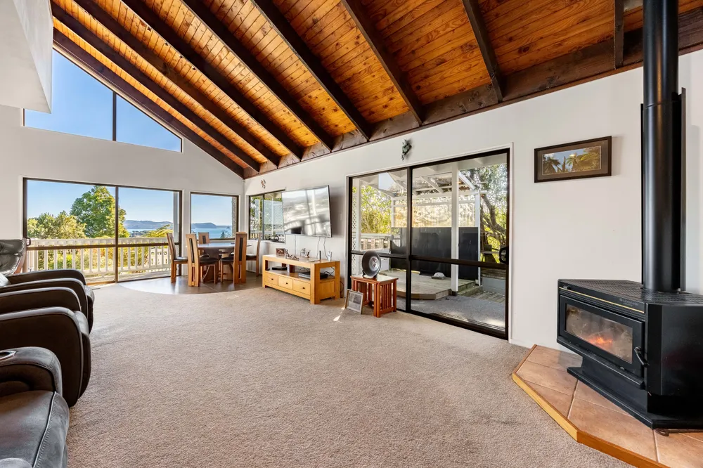 Photos of 218 Whangaparaoa Road