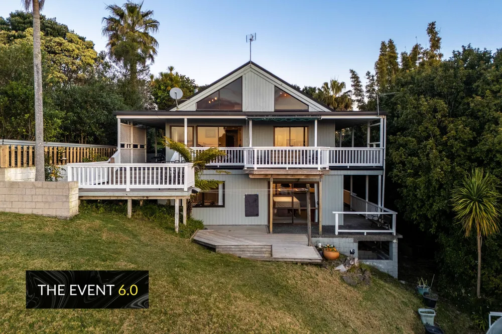 Photos of 218 Whangaparaoa Road