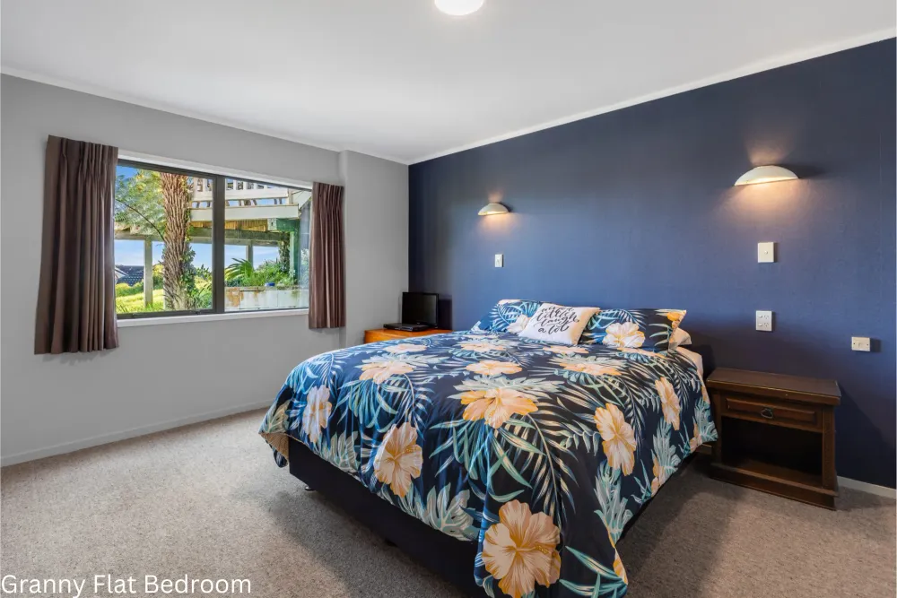 Photos of 218 Whangaparaoa Road