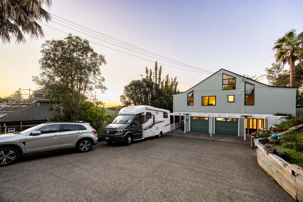 Photos of 218 Whangaparaoa Road