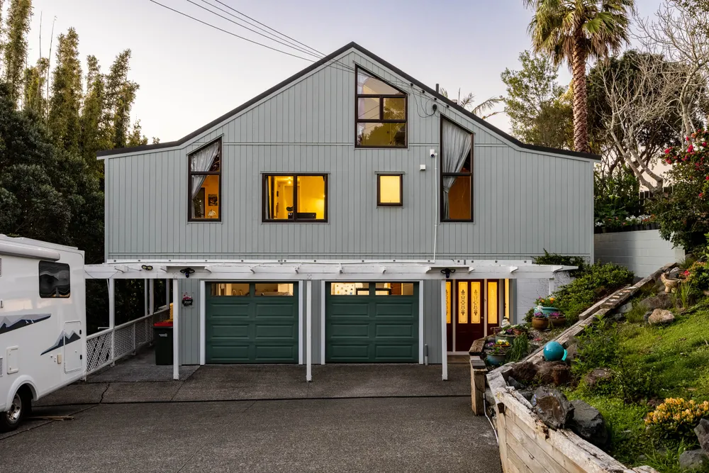 Photos of 218 Whangaparaoa Road