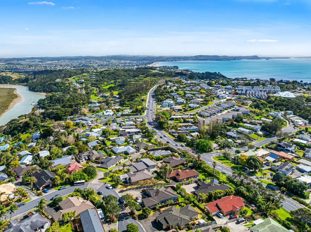 Photos of 40 Rivervale Grove