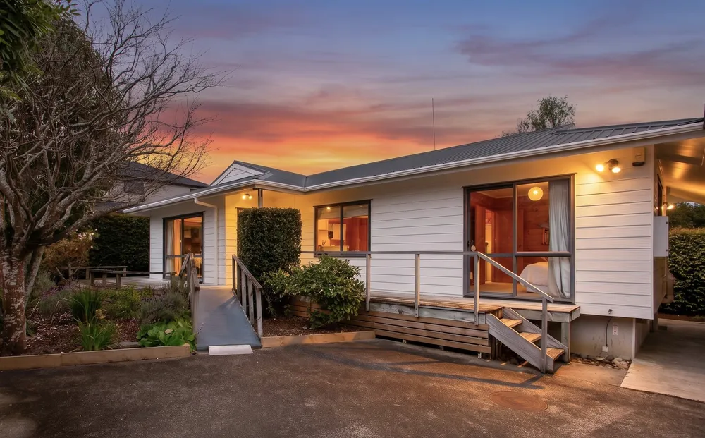 Photos of 2/48 Karaka Street
