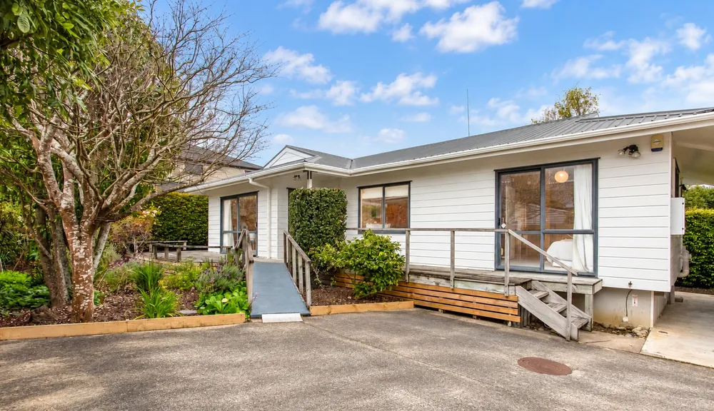 Photos of 2/48 Karaka Street