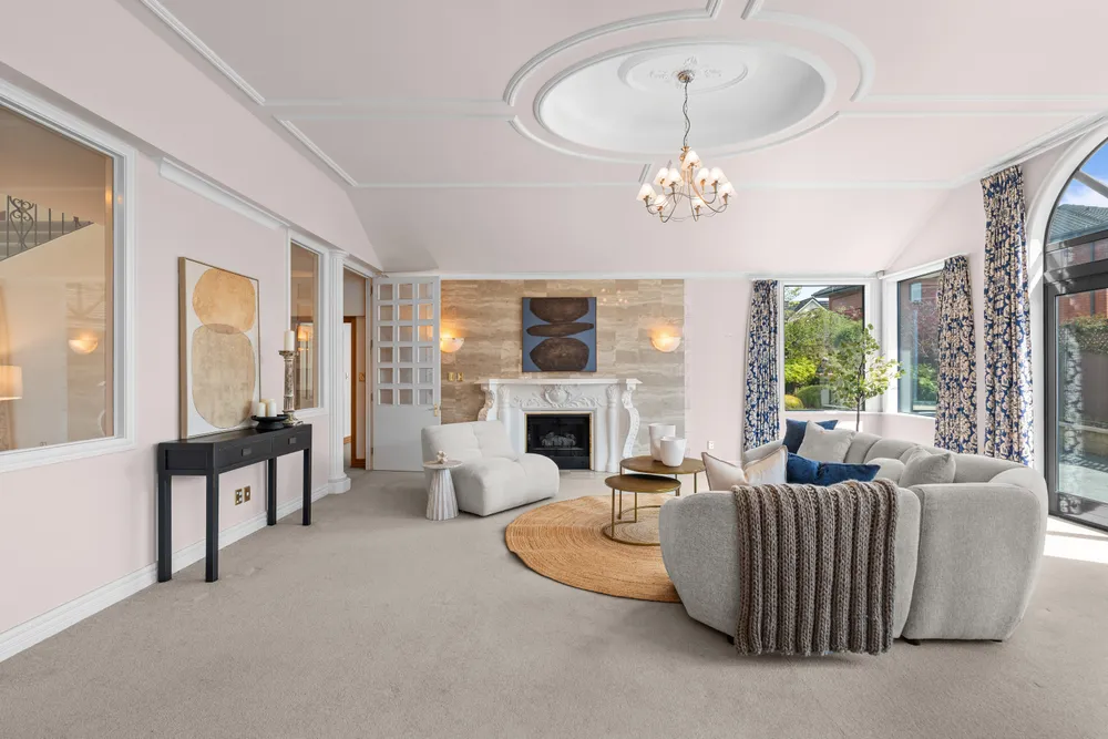 Photos of 15 Chateau Drive