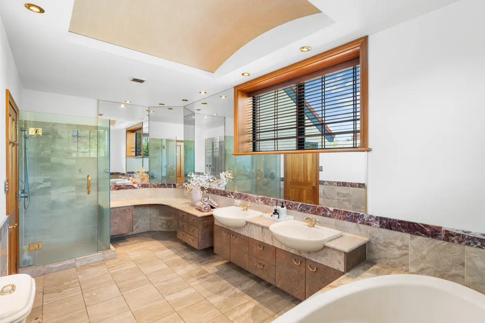 Photos of 15 Chateau Drive