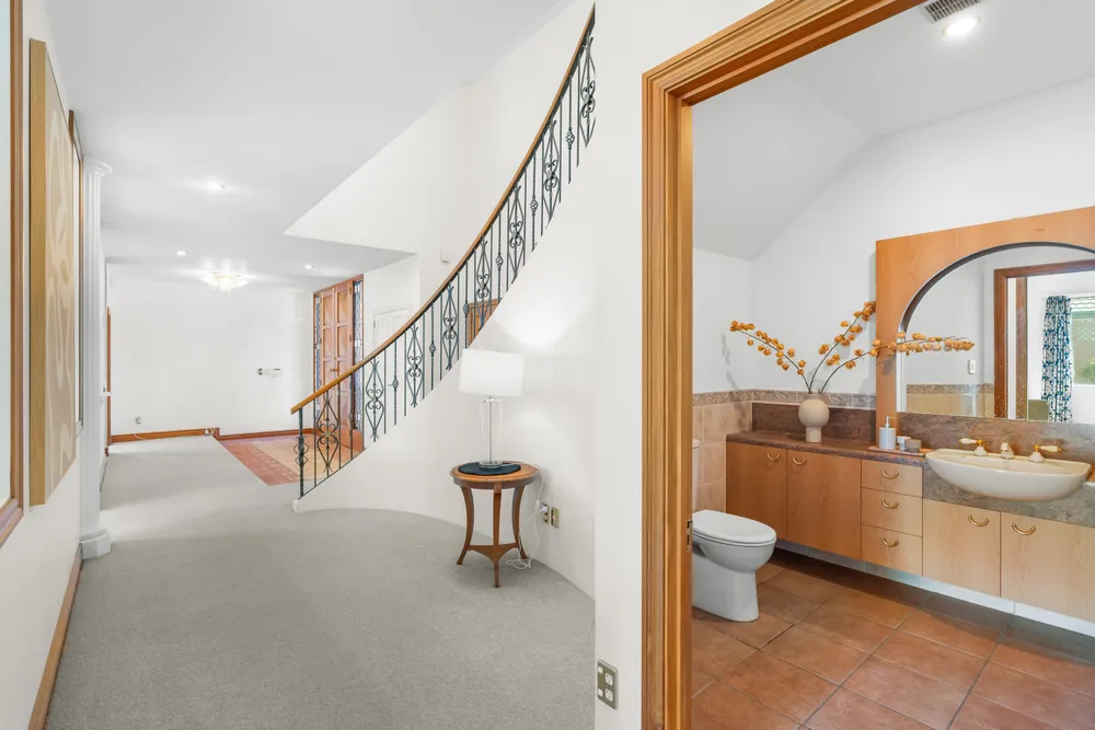 Photos of 15 Chateau Drive