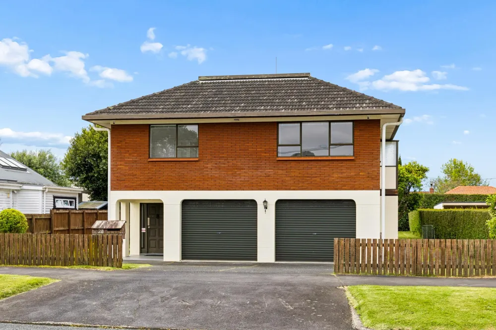 Photos of 28 Colchester Avenue