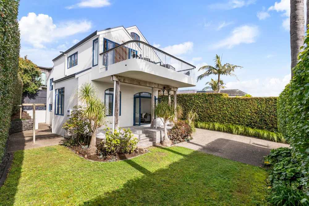 Photos of 31A Godden Crescent