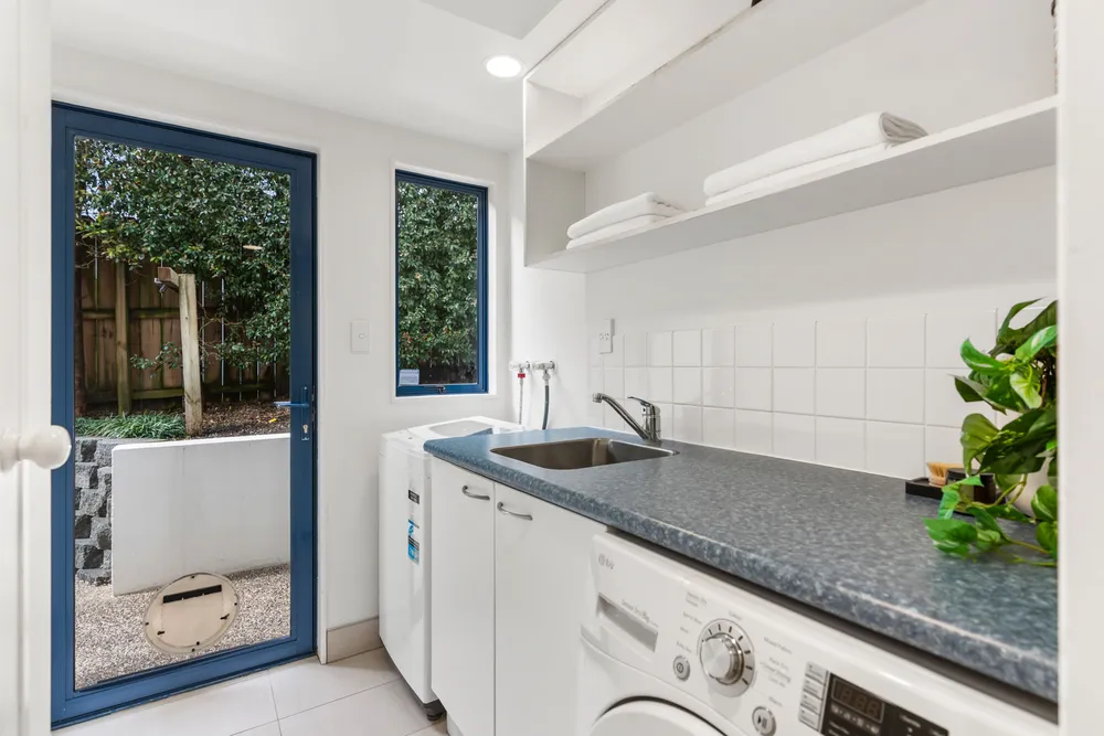 Photos of 31A Godden Crescent