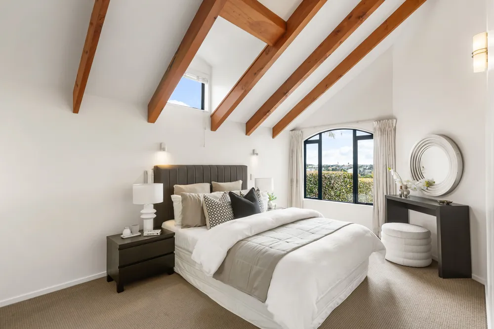 Photos of 31A Godden Crescent