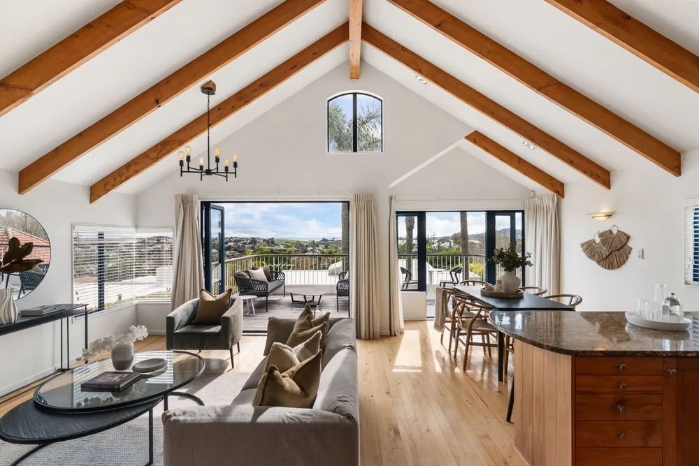 Photos of 31A Godden Crescent