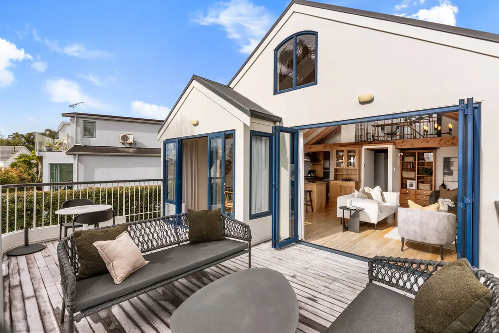 Photos of 31A Godden Crescent