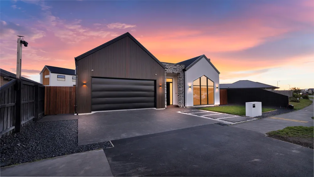 Photos of 64 Skibbereen Drive