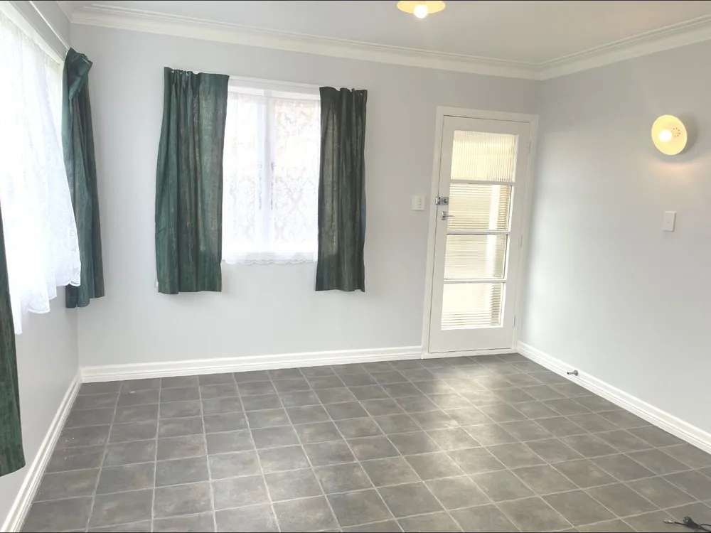 Photos of 16 Beatty Street