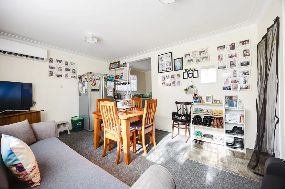 Photos of 16 Beatty Street