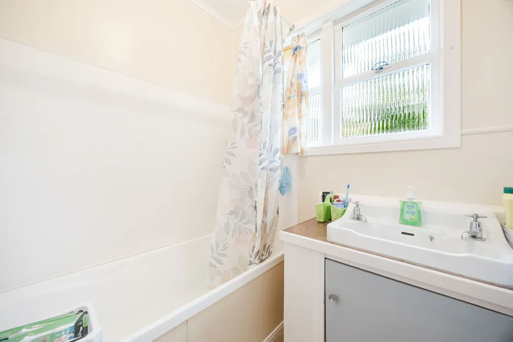 Photos of 16 Beatty Street