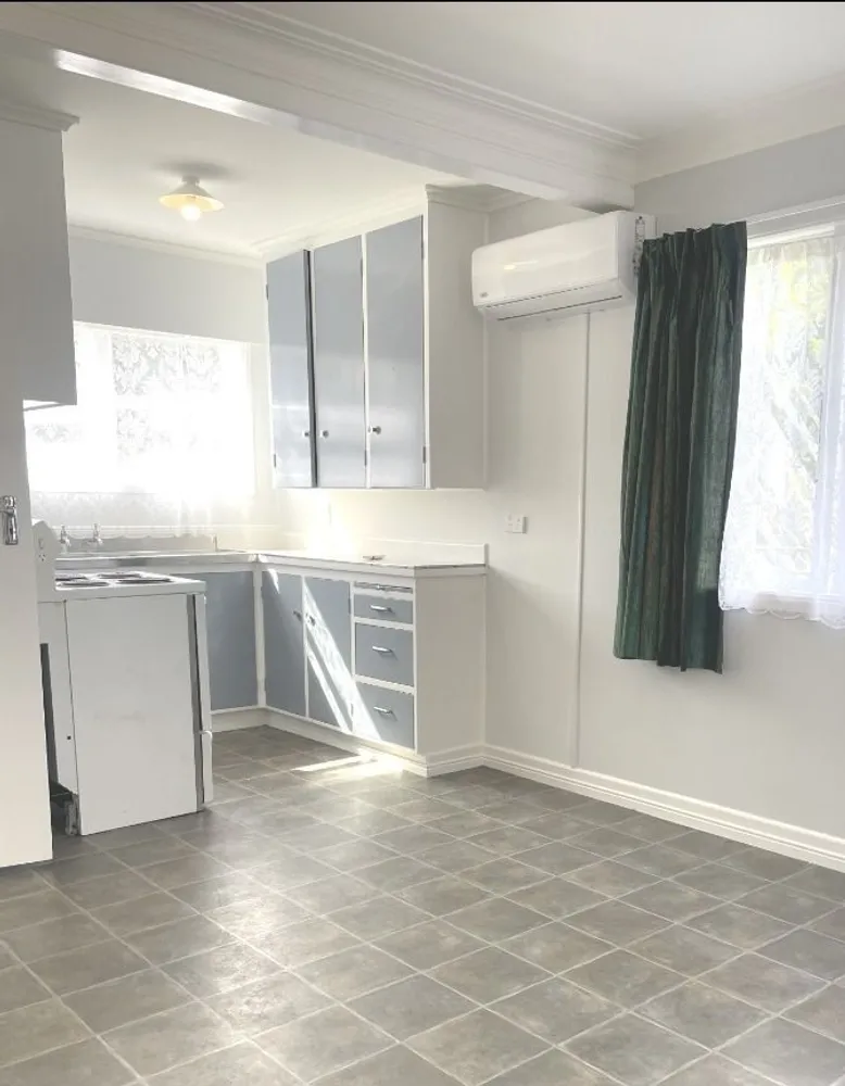 Photos of 16 Beatty Street