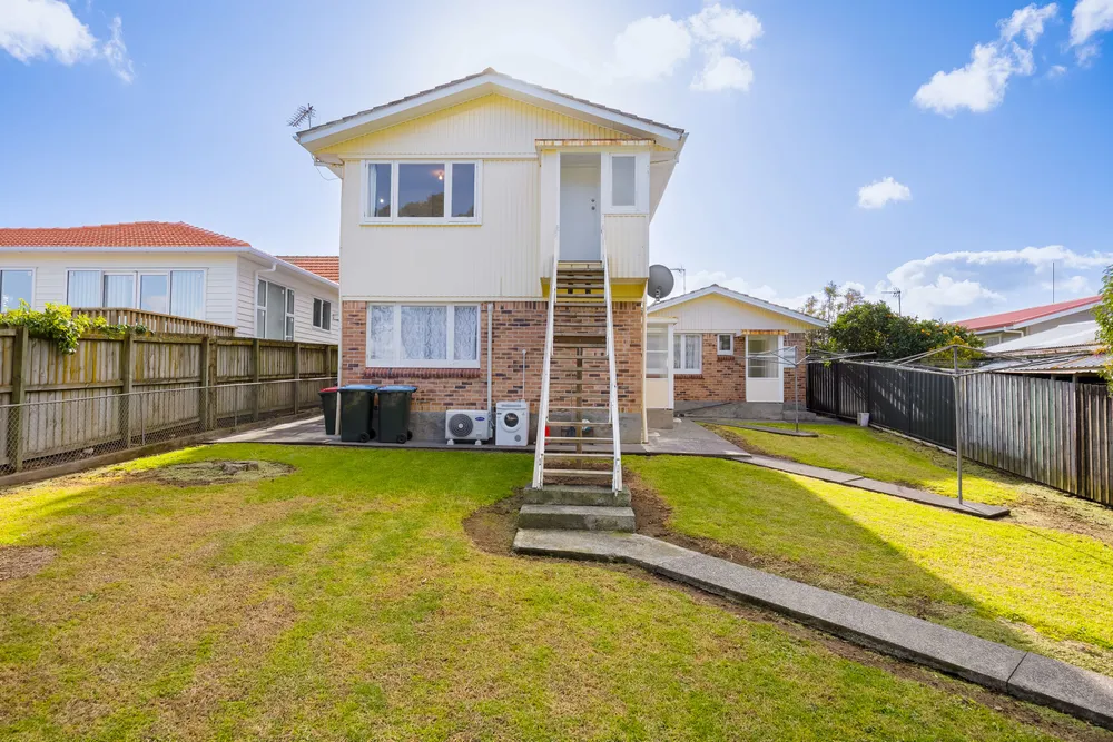 Photos of 16 Beatty Street