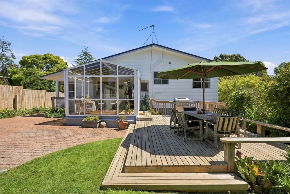 Photos of 46 Kia Ora Road