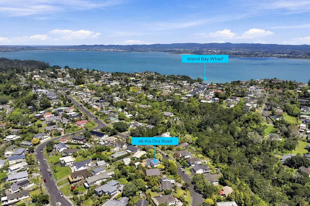 Photos of 46 Kia Ora Road