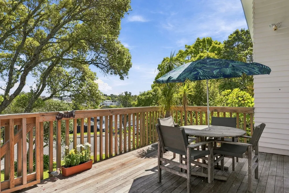 Photos of 46 Kia Ora Road