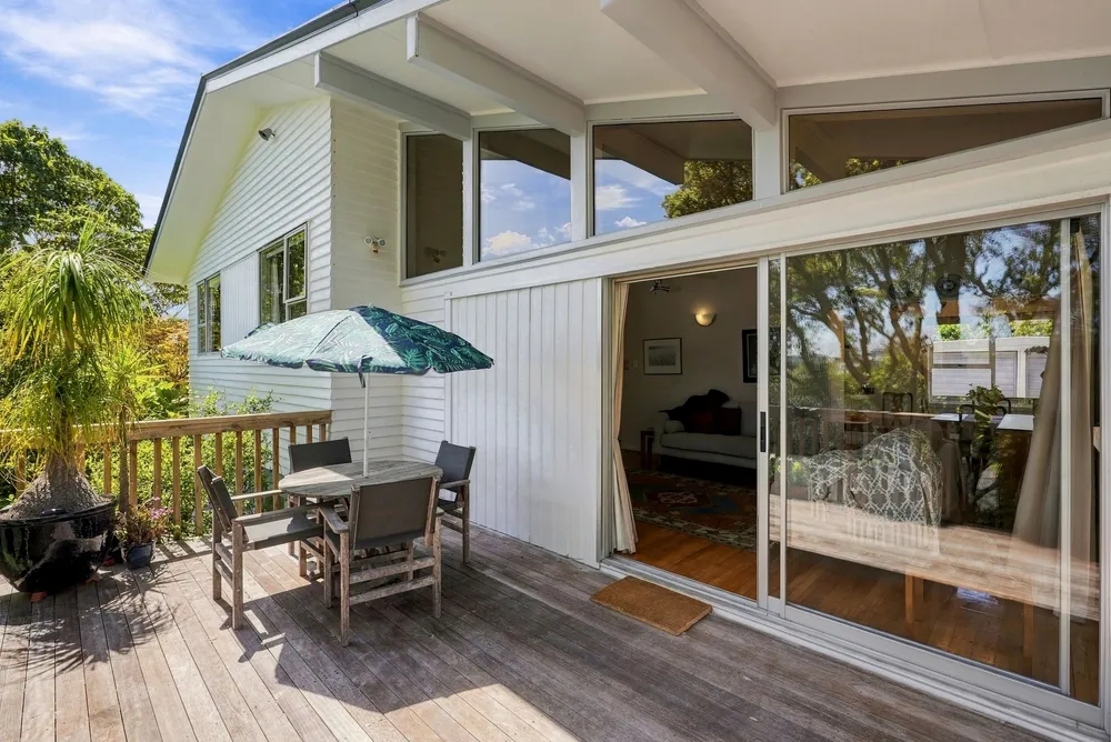 Photos of 46 Kia Ora Road