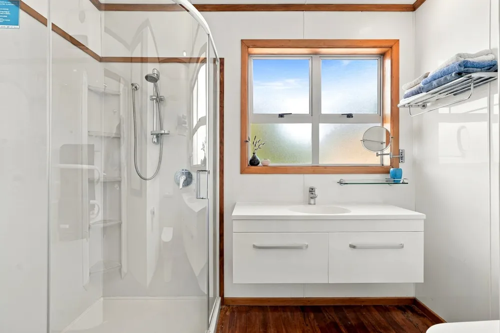 Photos of 46 Kia Ora Road