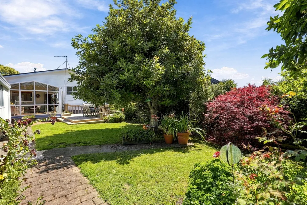 Photos of 46 Kia Ora Road