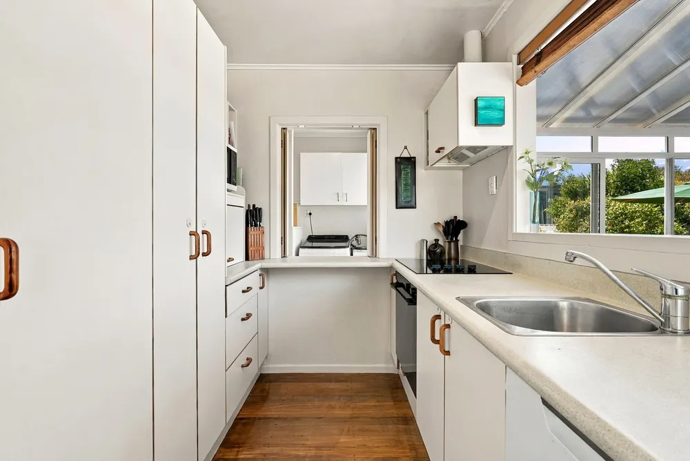 Photos of 46 Kia Ora Road