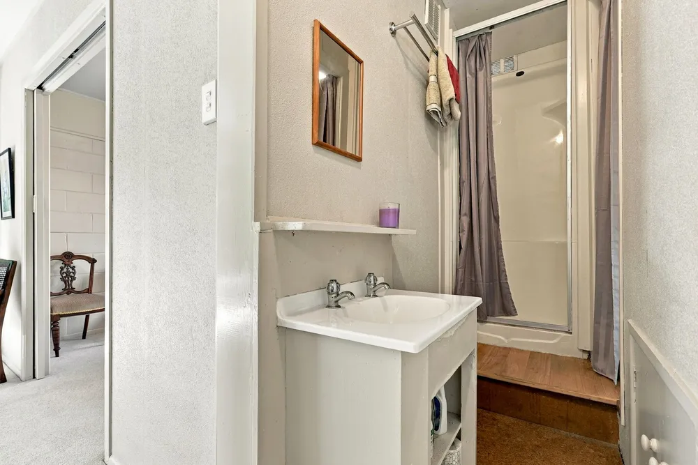 Photos of 46 Kia Ora Road