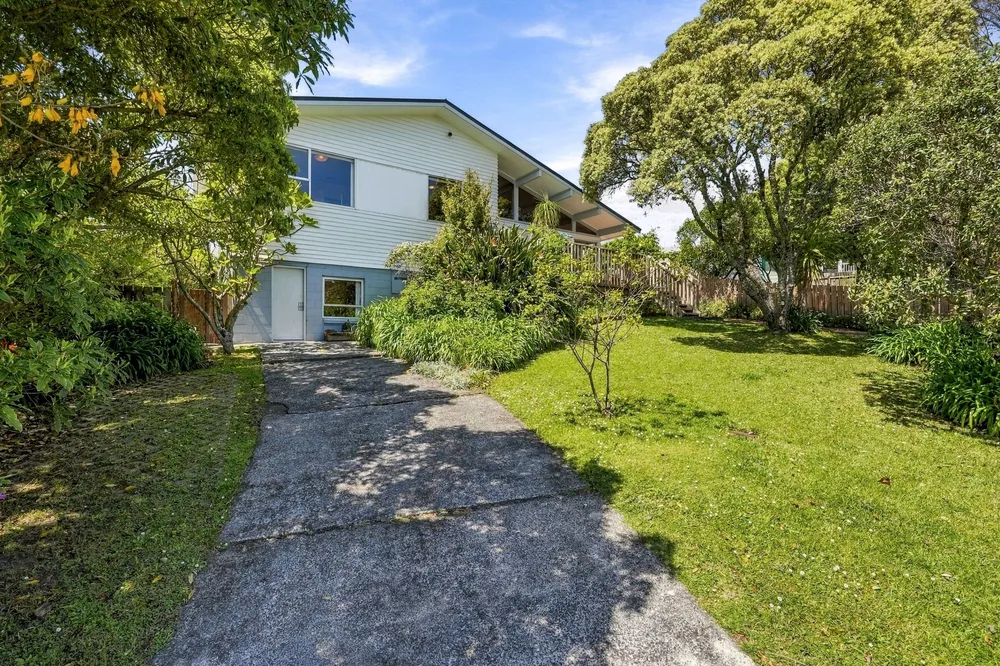 Photos of 46 Kia Ora Road
