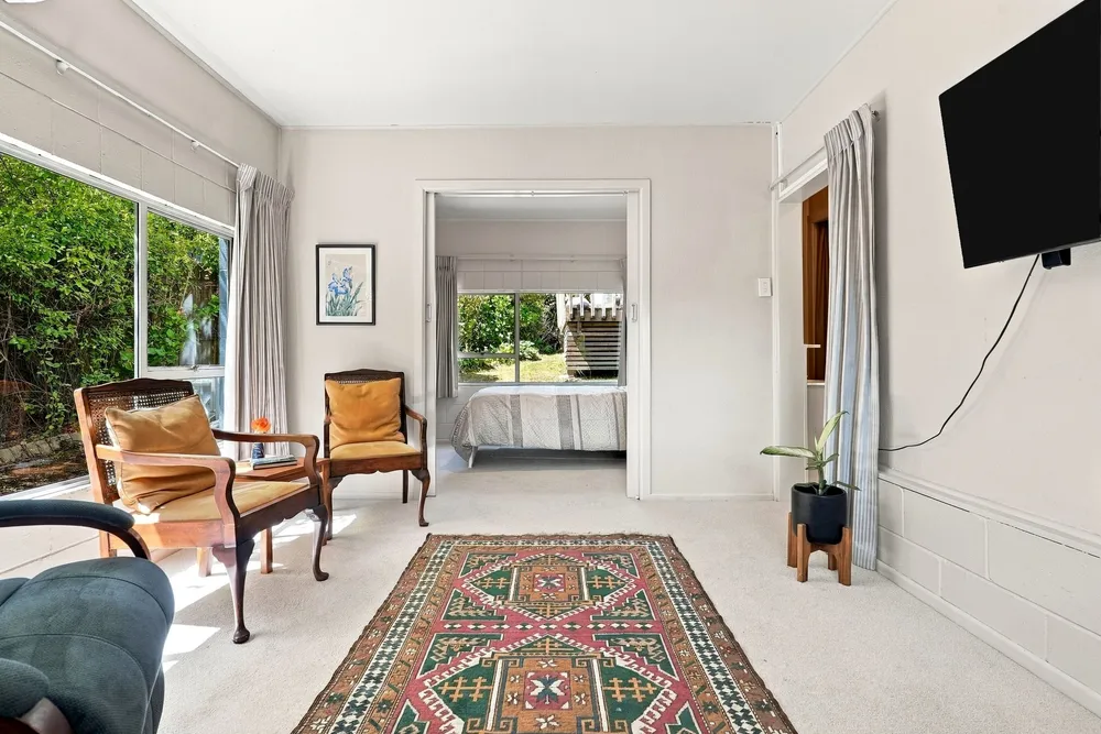 Photos of 46 Kia Ora Road