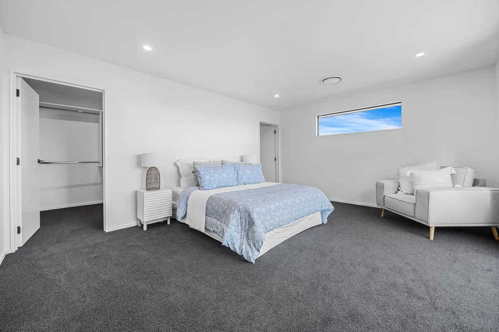 Photos of 8 Frederick Busch Crescent