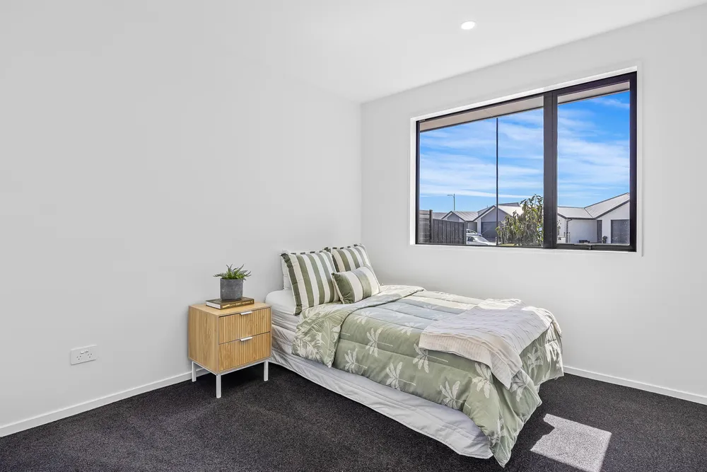Photos of 8 Frederick Busch Crescent