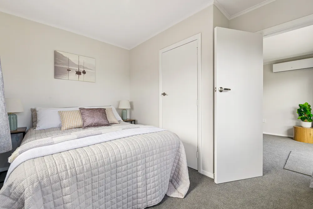 Photos of 72 Sutton Crescent