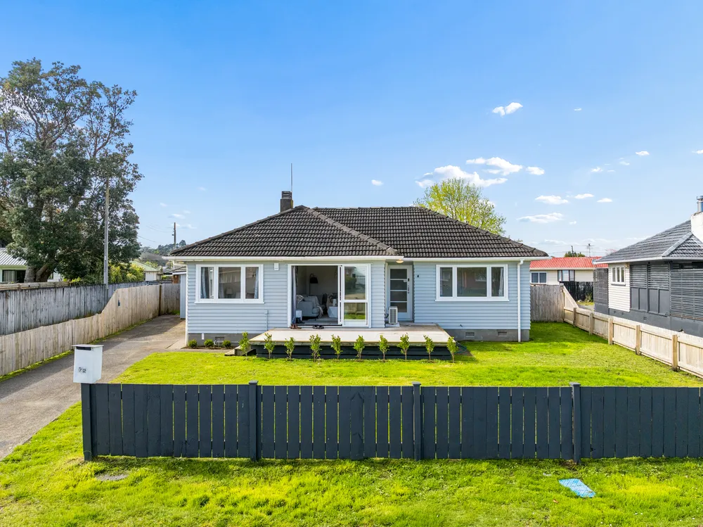 Photos of 72 Sutton Crescent