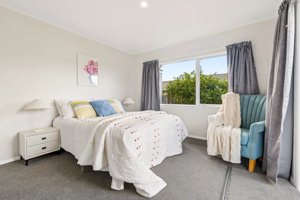 Photos of 72 Sutton Crescent