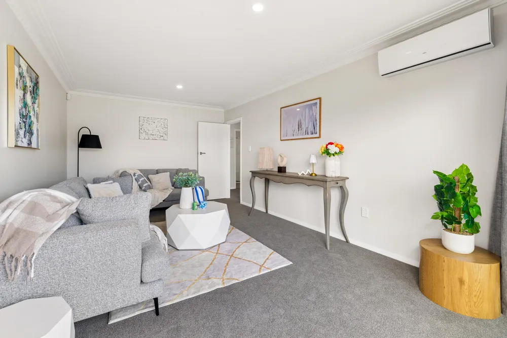 Photos of 72 Sutton Crescent