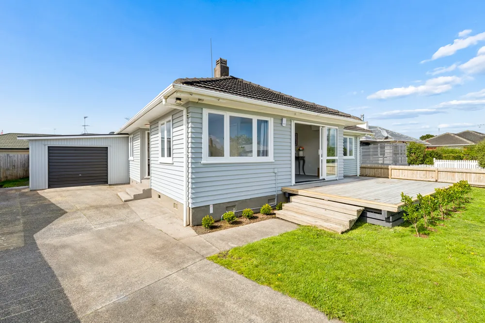 Photos of 72 Sutton Crescent