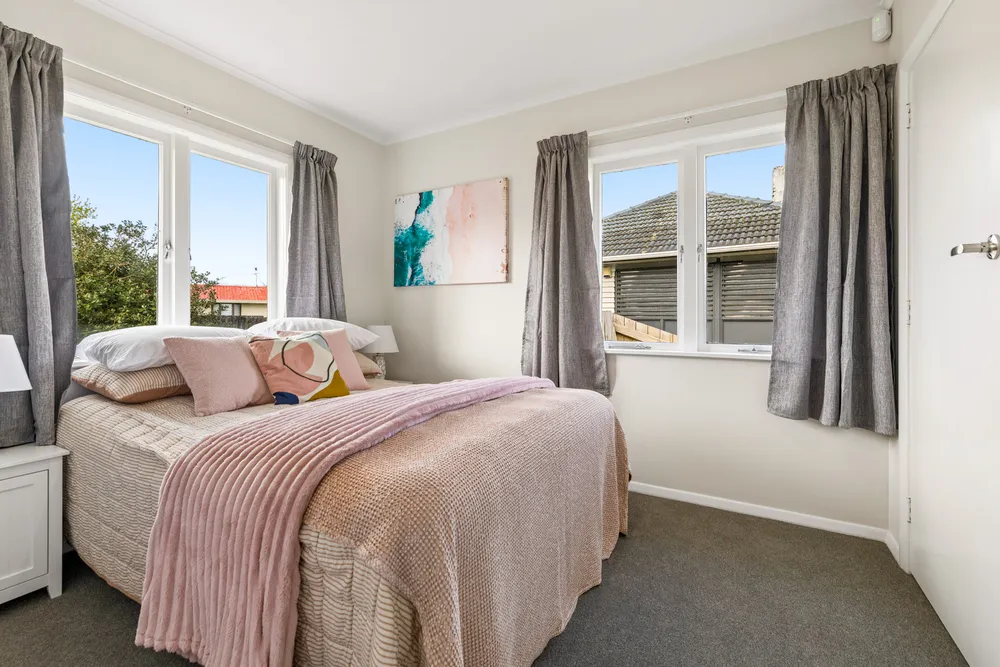 Photos of 72 Sutton Crescent