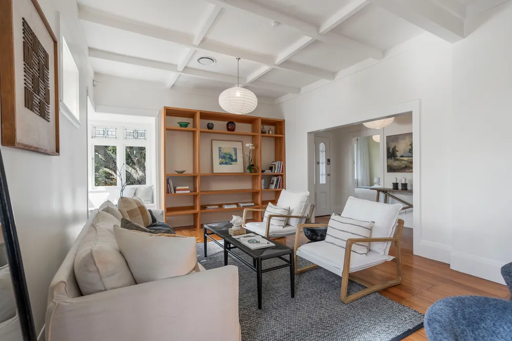 Photos of 9 Mons Avenue