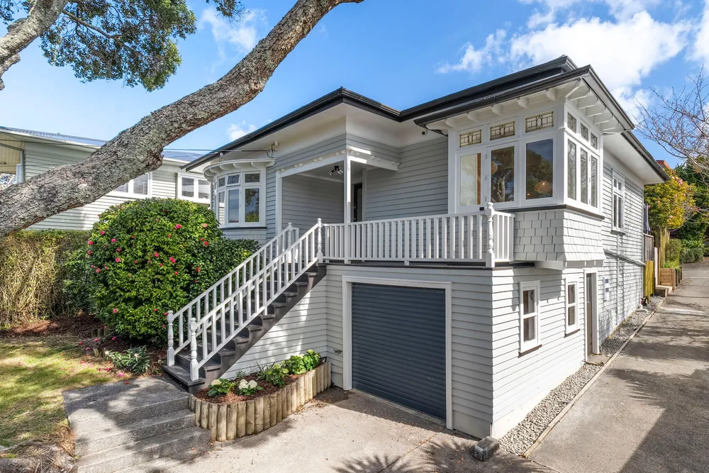 Photos of 9 Mons Avenue