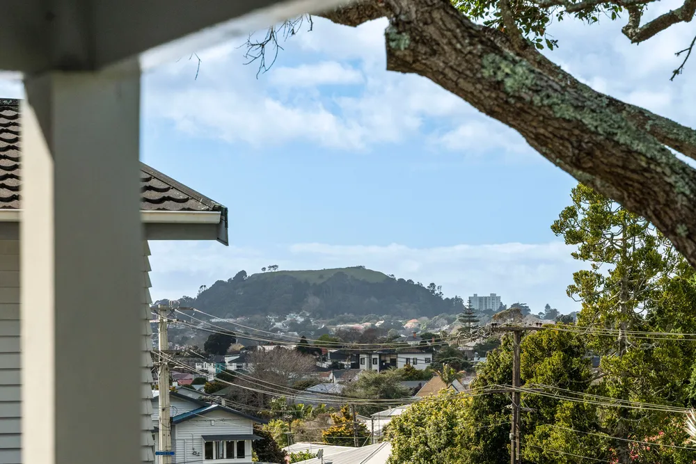 Photos of 9 Mons Avenue