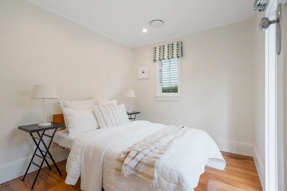 Photos of 9 Mons Avenue