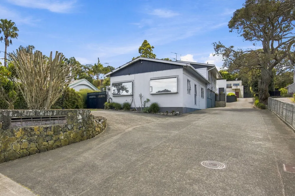 Photos of 35 Harding Avenue