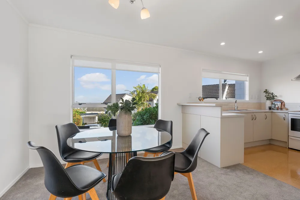 Photos of 9/12 Pukerangi Crescent