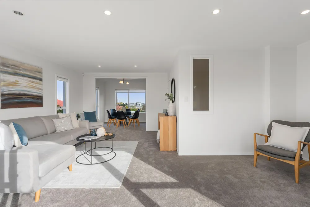 Photos of 9/12 Pukerangi Crescent